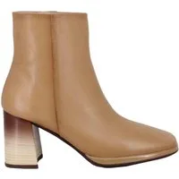 Stivaletti donna in pelle camel con tacco alto Donna HI233020 C001
